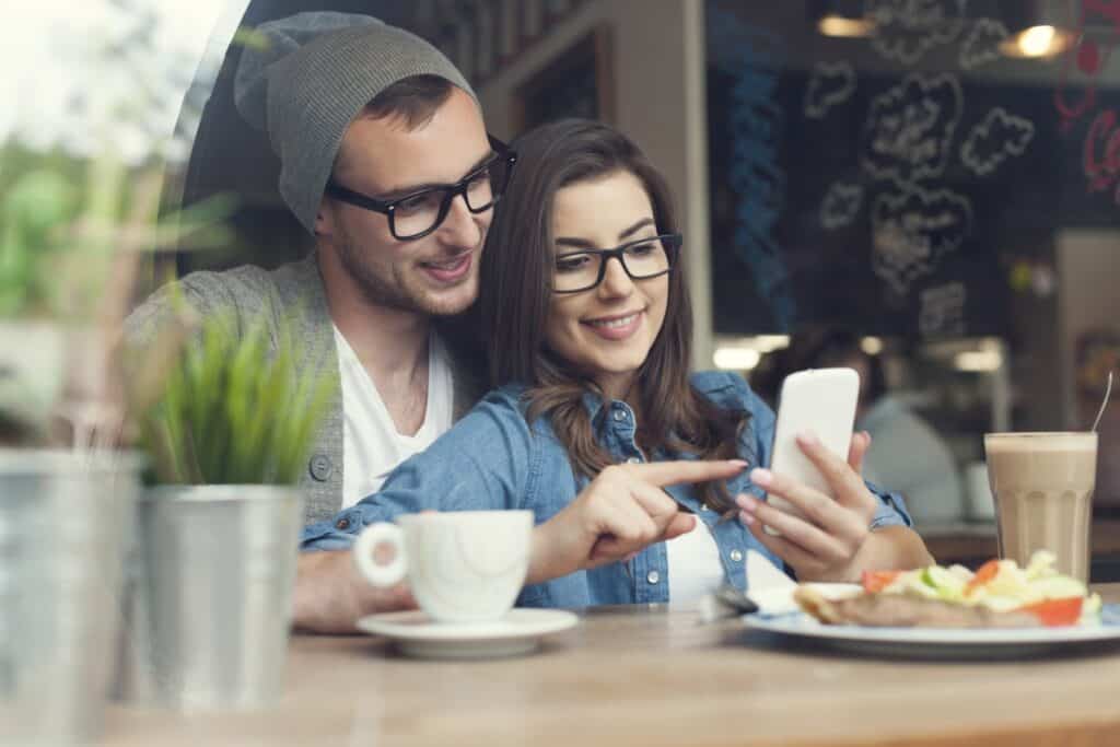 datingwhileevaluating 5ca665c72a3fe